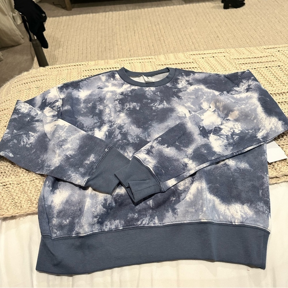 Abound Blue and Ivory Tie Dye Sweatshirt NWT Sz S